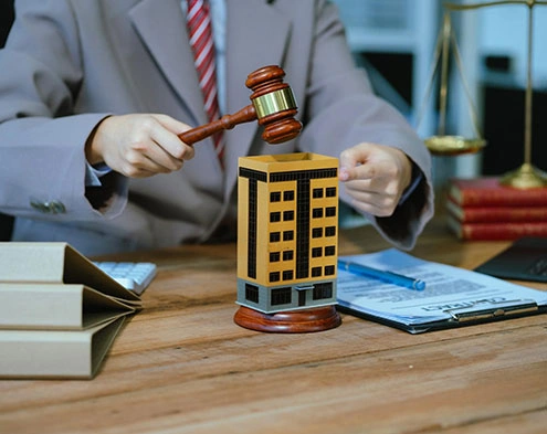 Commercial Litigation Image